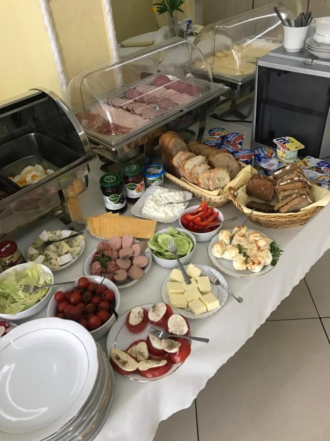 Zajazd Restauracja Paradise Czaplinek Luaran gambar
